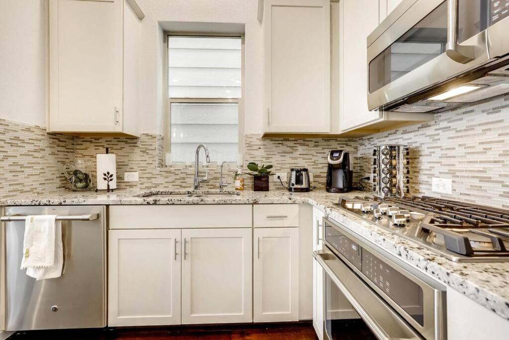 Gorgeous 4 Bed Home On St Mary'S - Minutes To Riverwalk/Pearl San Antonio Ngoại thất bức ảnh